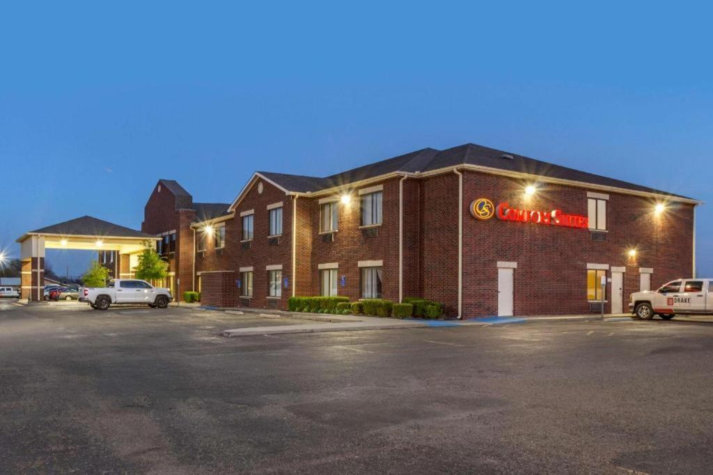 Comfort Suites Плейнв'ю Екстер'єр фото